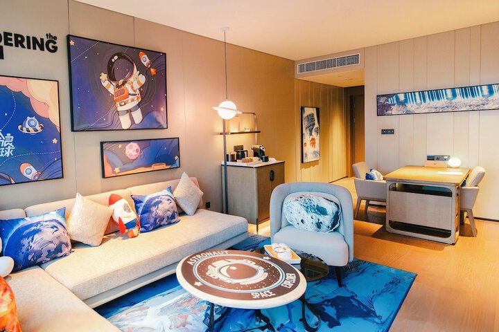 Room 44 of 114