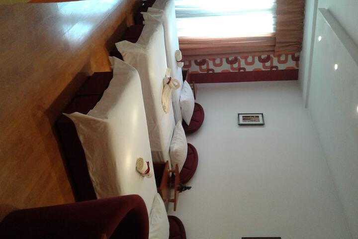 Room 5 of 24