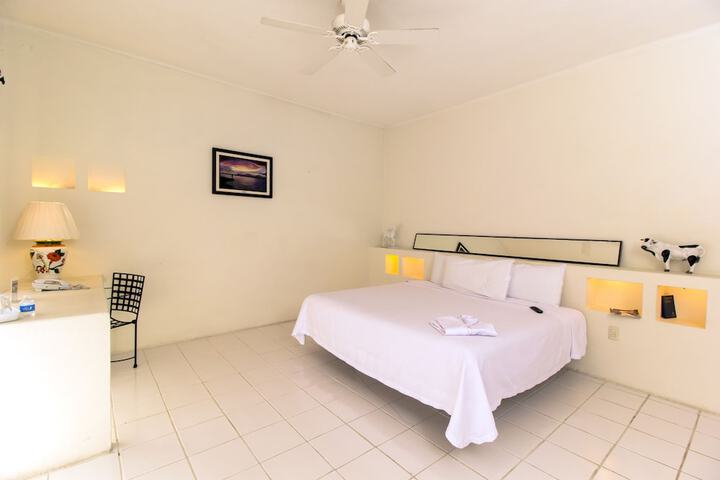 Room 7 of 27