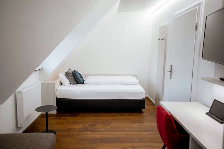 Room 5 of 29
