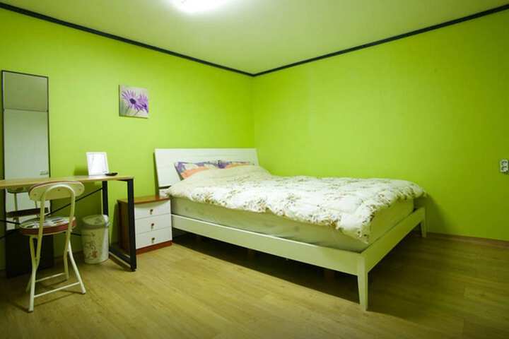 Room 11 of 101