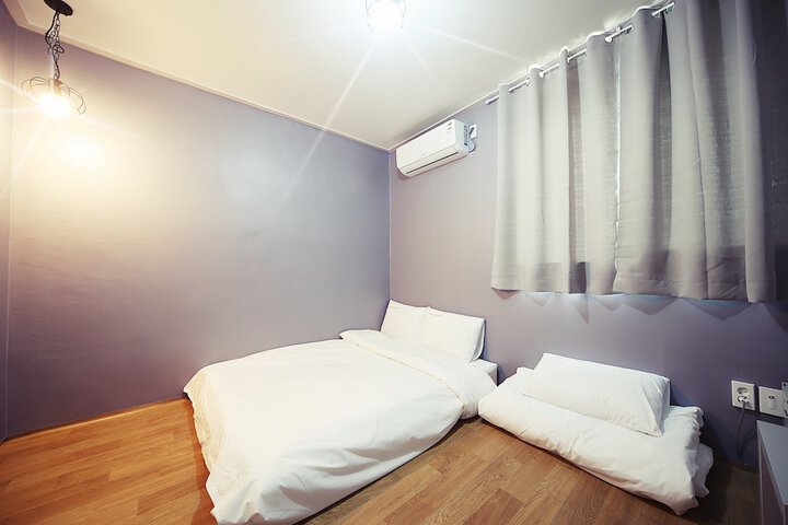 Room 8 of 30