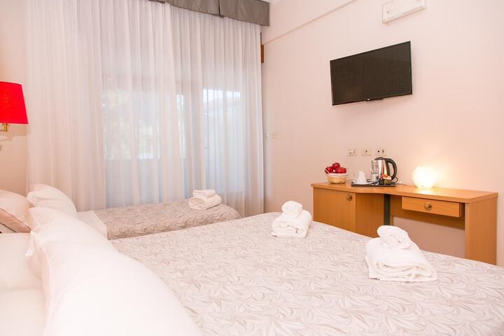 Room 9 of 52