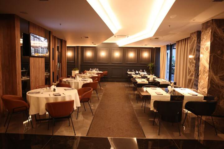 Dining 59 of 84