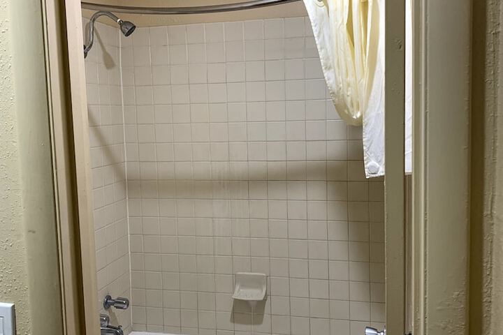 Room 3 of 33