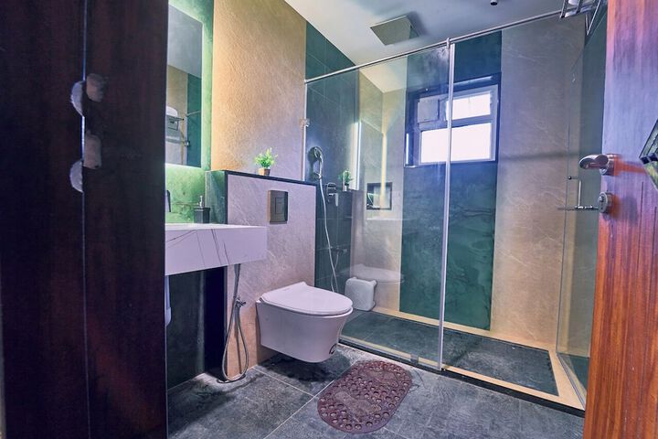 Room 48 of 100