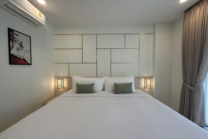 Room 21 of 33