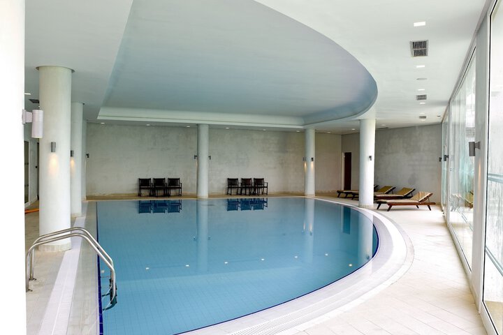 Hotel with Pool