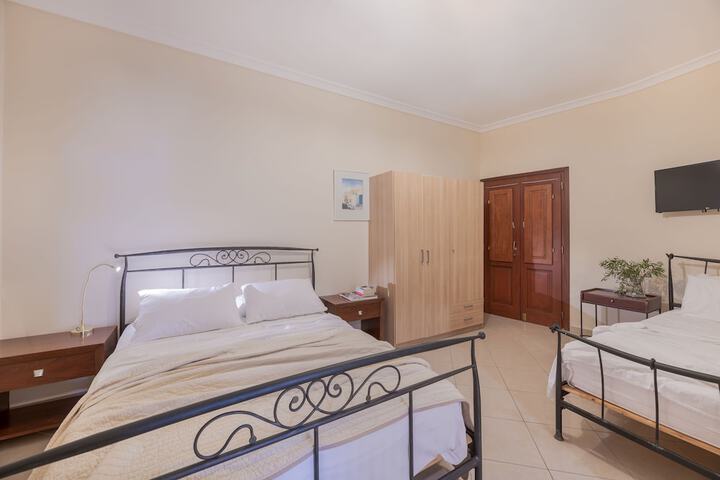 Room 17 of 71