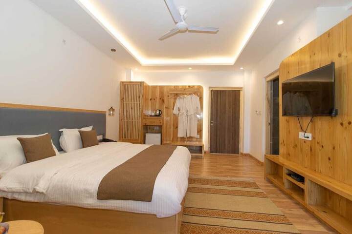 Room 3 of 13