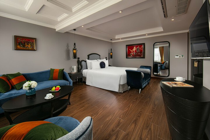 Room 7 of 72