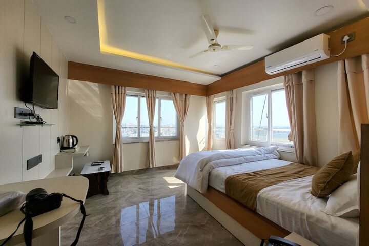 Room 6 of 75