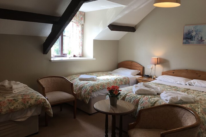 Room 12 of 46