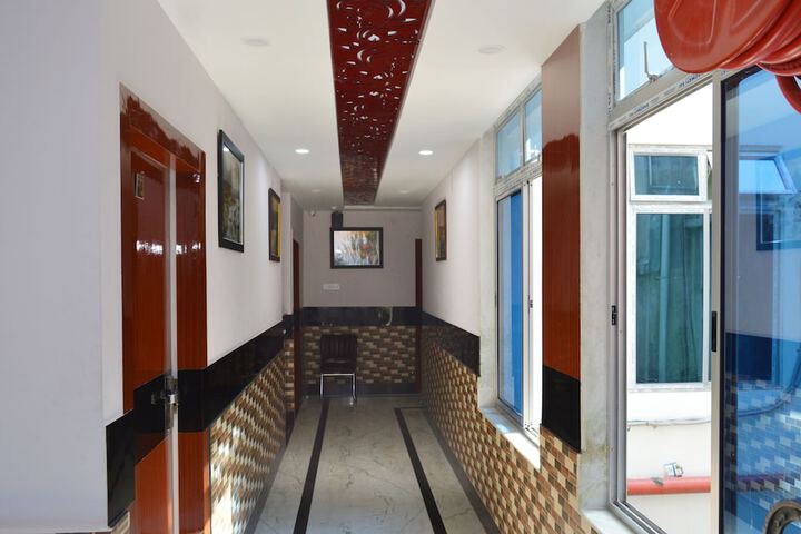 Ballroom/Hall 16 of 21