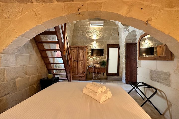 Room 10 of 74