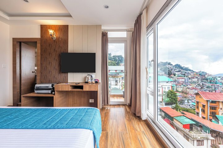Room 32 of 57
