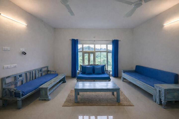 Room 6 of 15