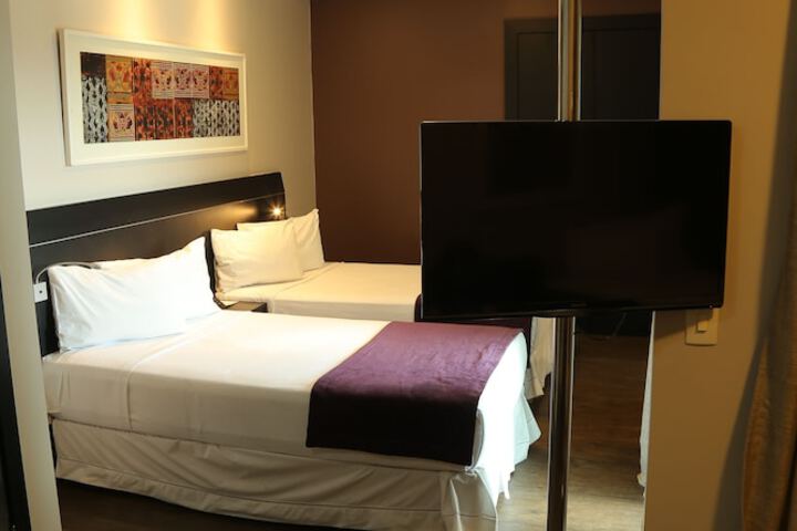 Room 40 of 98