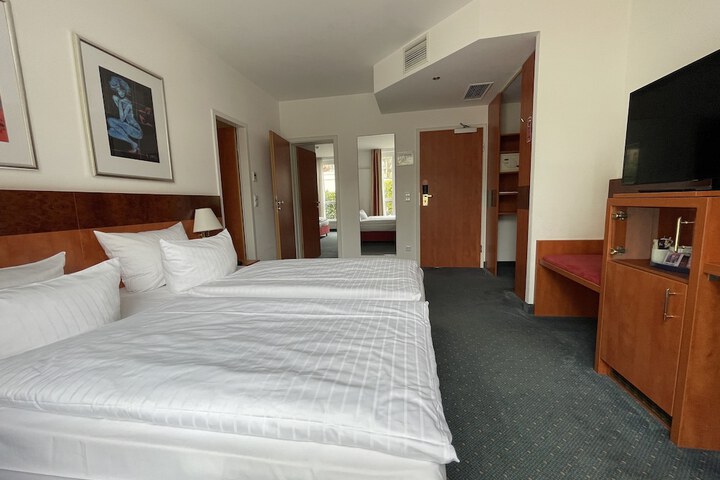 Room 15 of 54