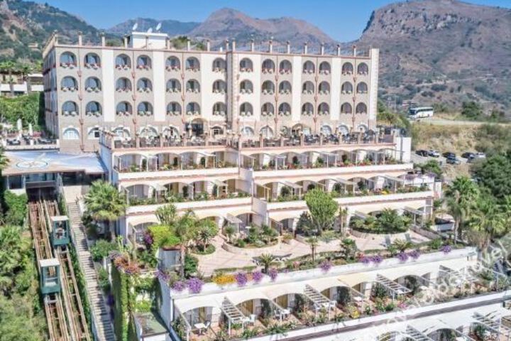 Hotel 4 of 26