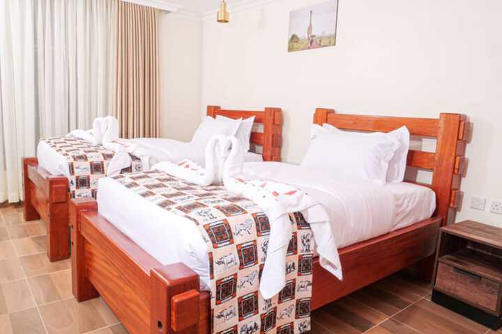 Room 4 of 15