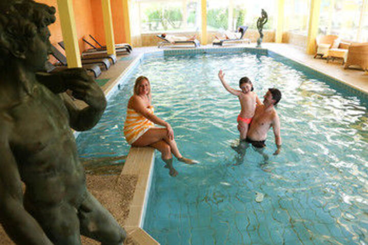 Pool 33 of 42