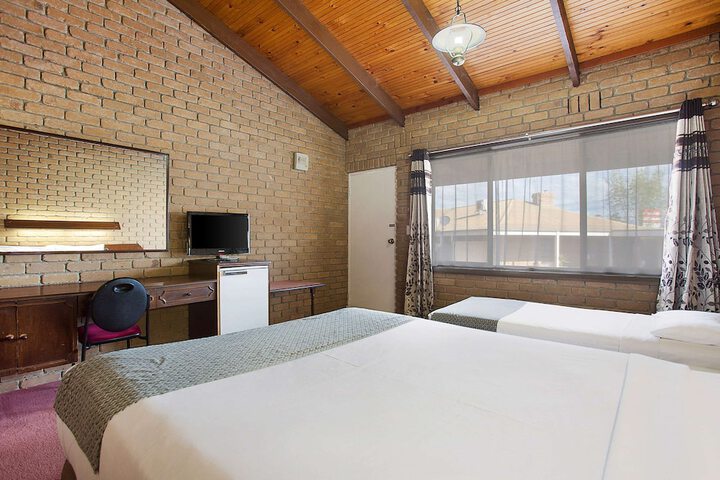 Room 13 of 70