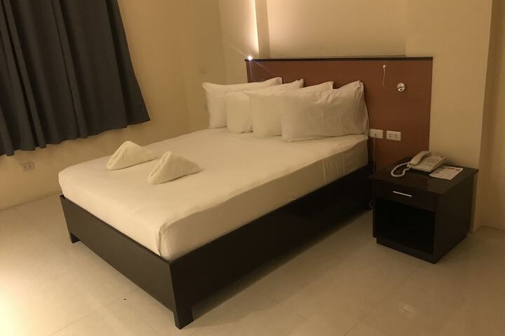 Room 7 of 32