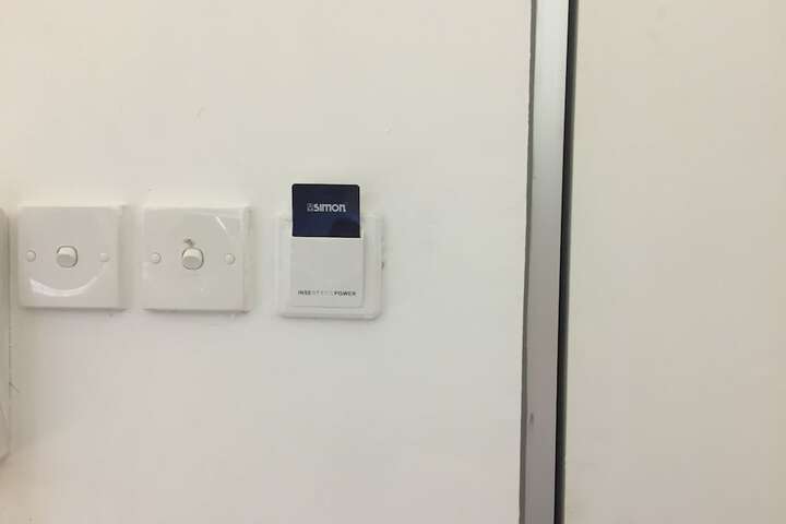 Room 21 of 42