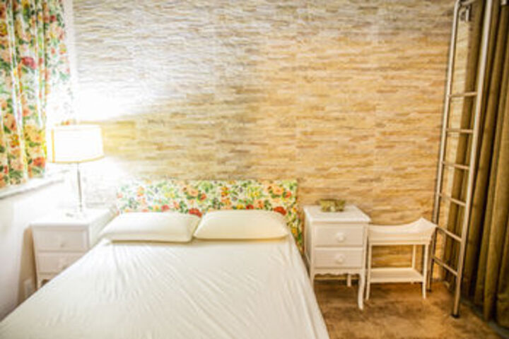 Room 5 of 13