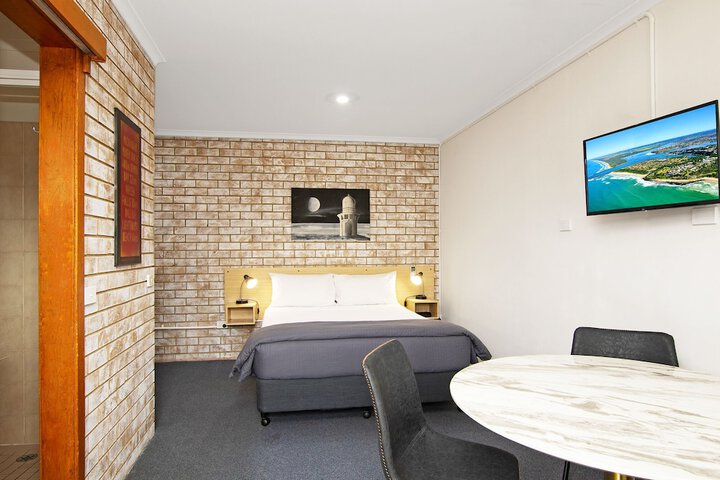 Room 6 of 26