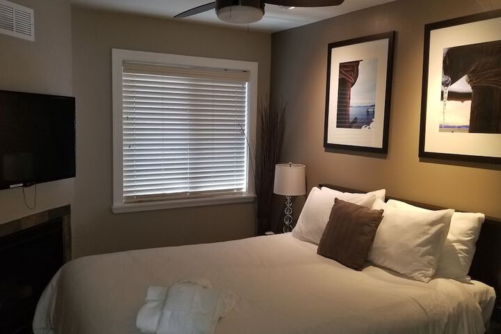 Room 72 of 828