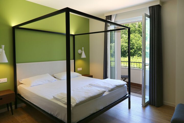 Room 15 of 86