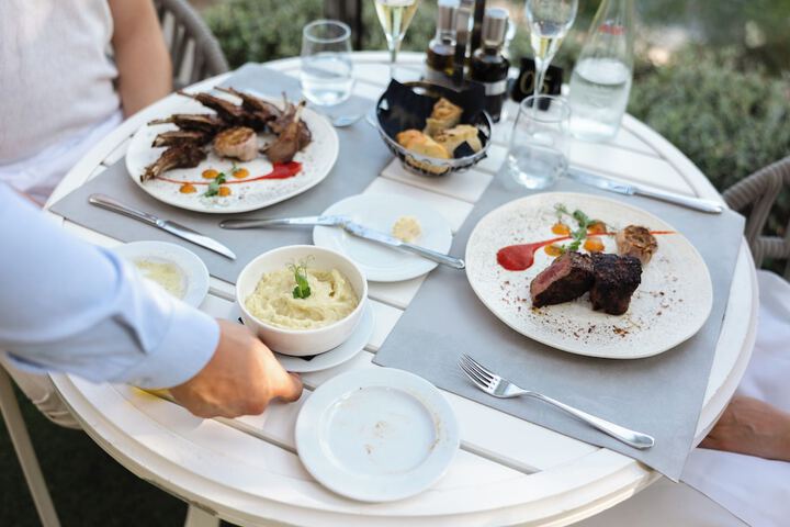Dining 57 of 103