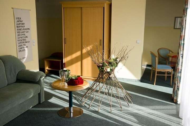 Room 14 of 28