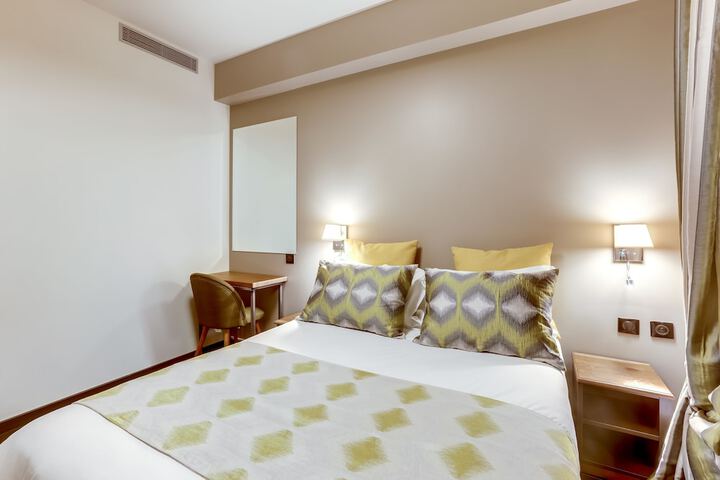 Room 34 of 61