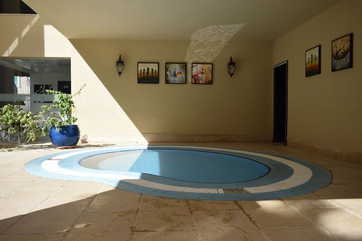 Pool 15 of 60