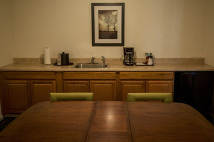 Room 5 of 9