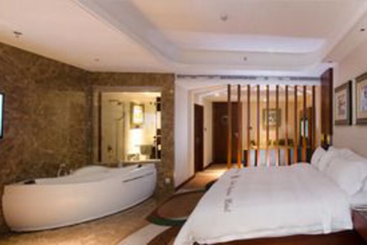 Room 9 of 21