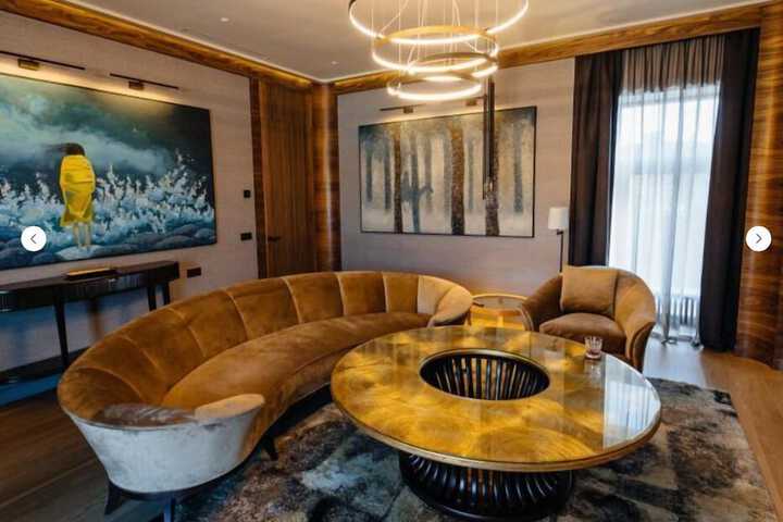 Room 44 of 115