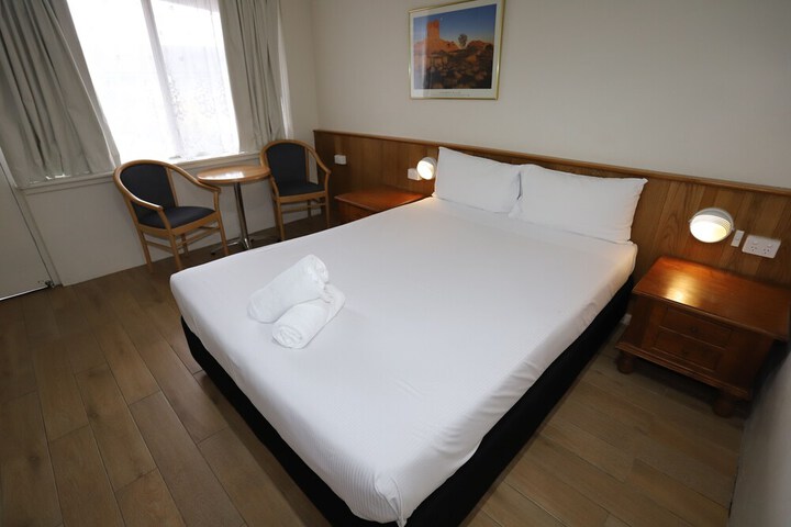 Room 28 of 121