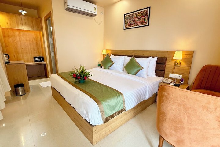 Hotel La Bella - near Sea Beach