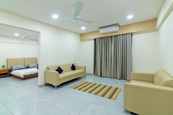 Room 8 of 18