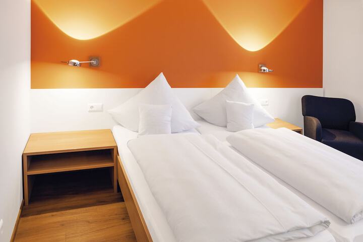 Room 16 of 53