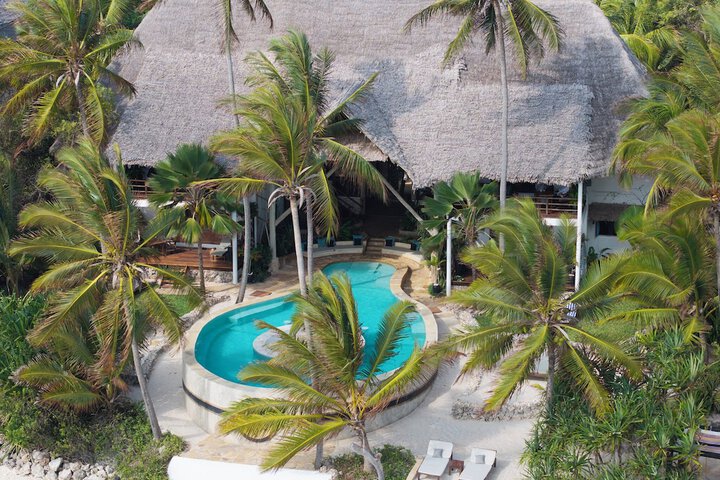 Pool 44 of 95