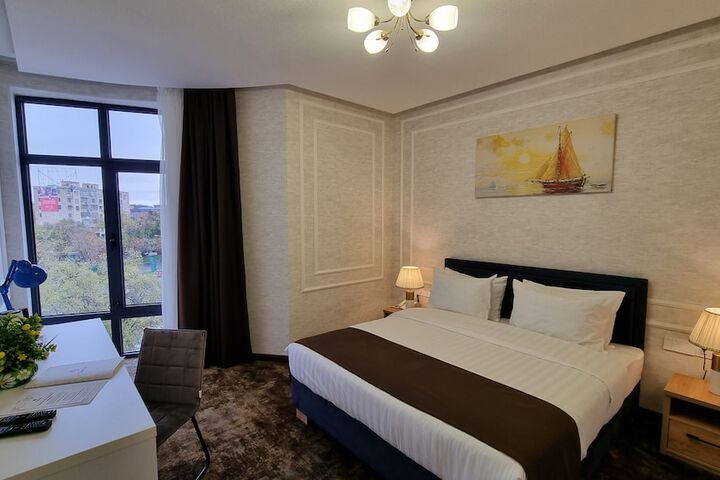 Room 22 of 93