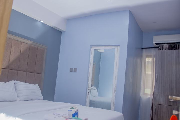 Room 4 of 43