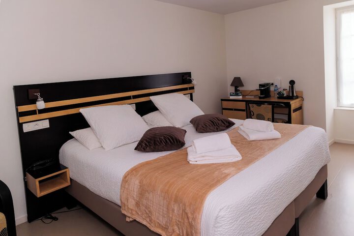 Room 7 of 14