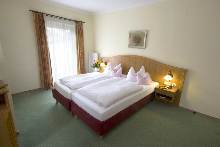 Room 2 of 7