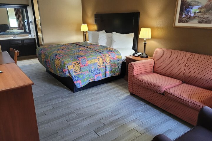 1 King Bed (12 of 13)